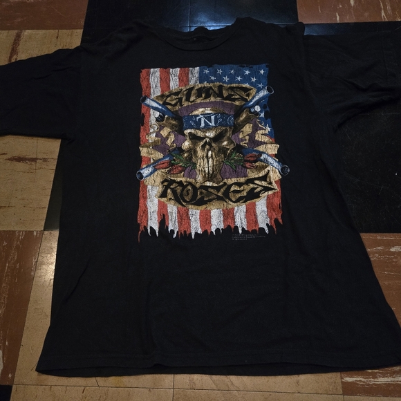 QUEEN black tshirt with gold red accents on the print front back mens BNWOT - Picture 11 of 15